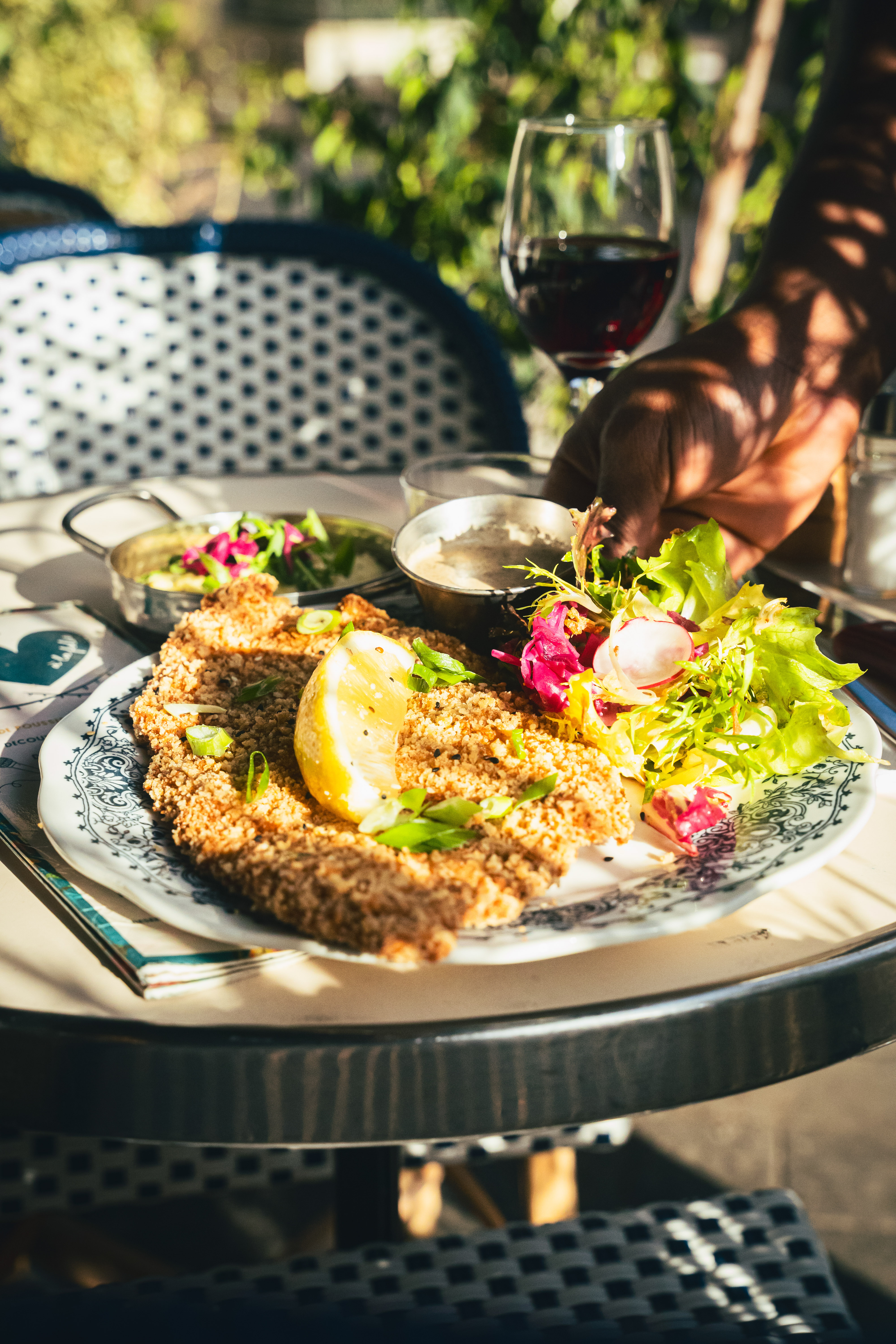 Terrasse ensoleillée dans le 8ème : posez-vous...