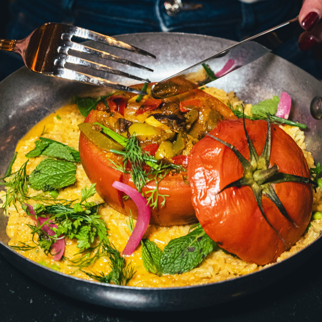 Café Hortense - tomate farcie veggie et riz basmati